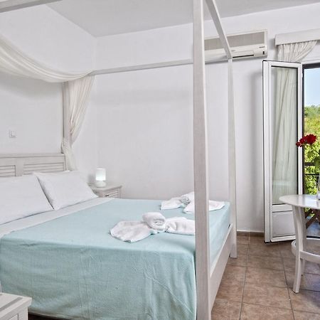 Kerkis Bay Hotell Marathókampos Exteriör bild