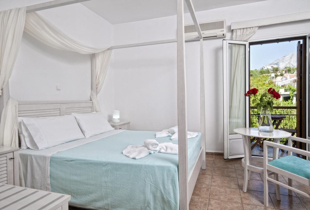 Kerkis Bay Hotell Marathókampos Exteriör bild